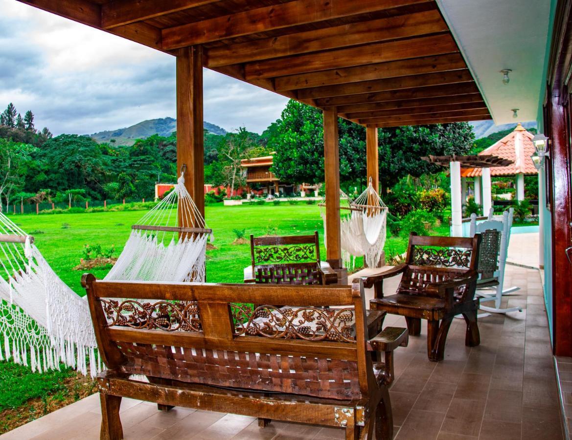 Bonao Deluxe Suites Guacamayos - Eco-Lodge & Swimming Pool المظهر الخارجي الصورة