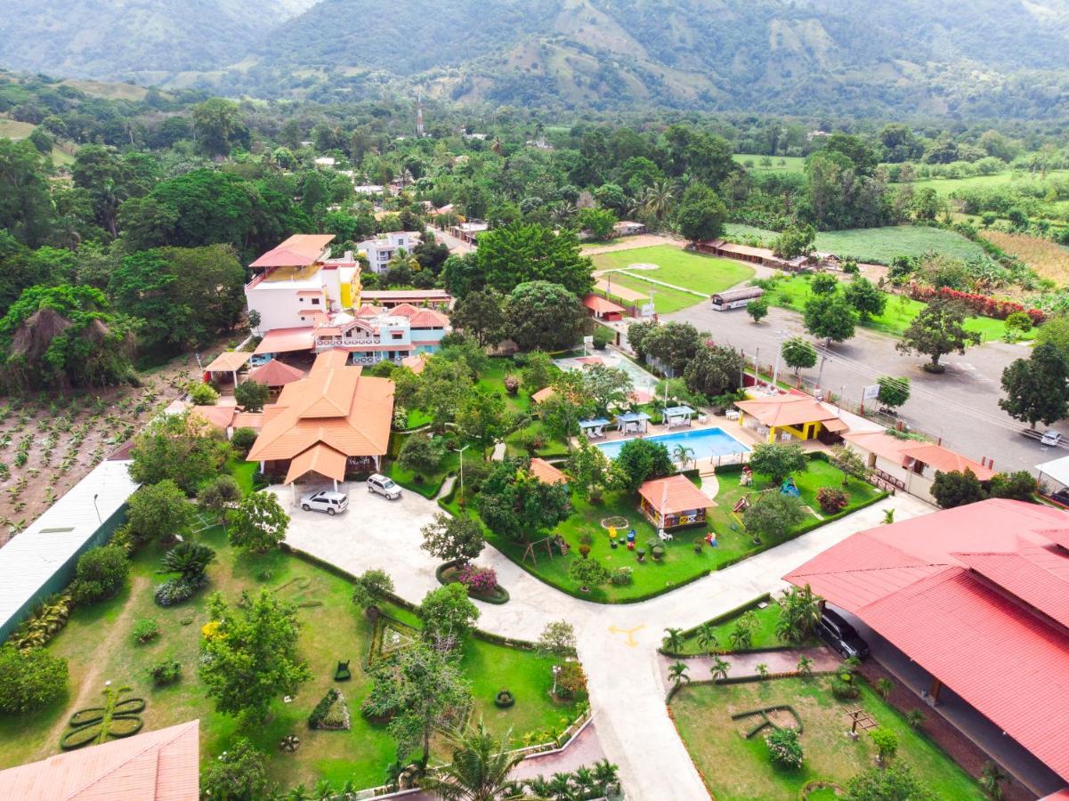 Bonao Deluxe Suites Guacamayos - Eco-Lodge & Swimming Pool المظهر الخارجي الصورة