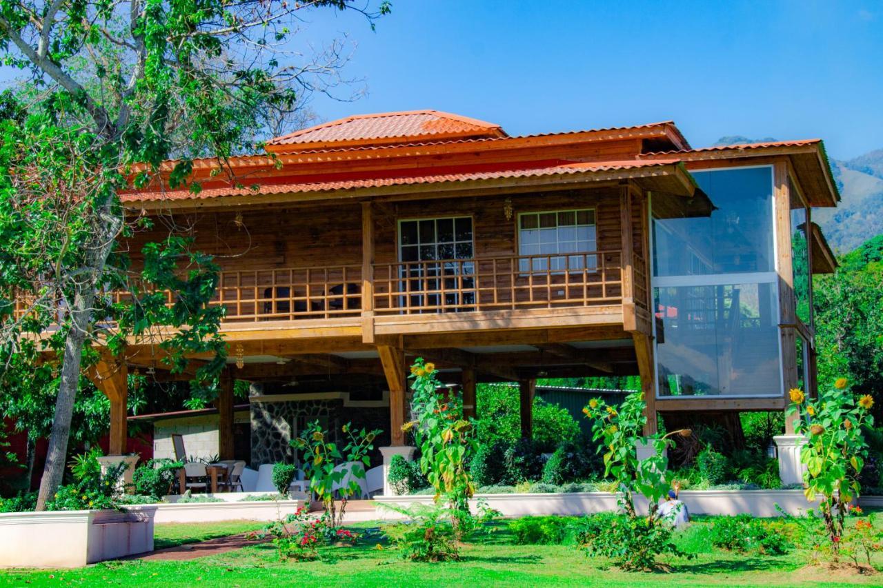 Bonao Deluxe Suites Guacamayos - Eco-Lodge & Swimming Pool المظهر الخارجي الصورة