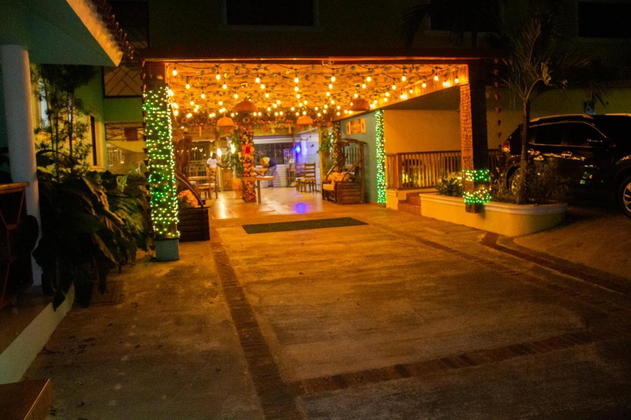 Bonao Deluxe Suites Guacamayos - Eco-Lodge & Swimming Pool المظهر الخارجي الصورة